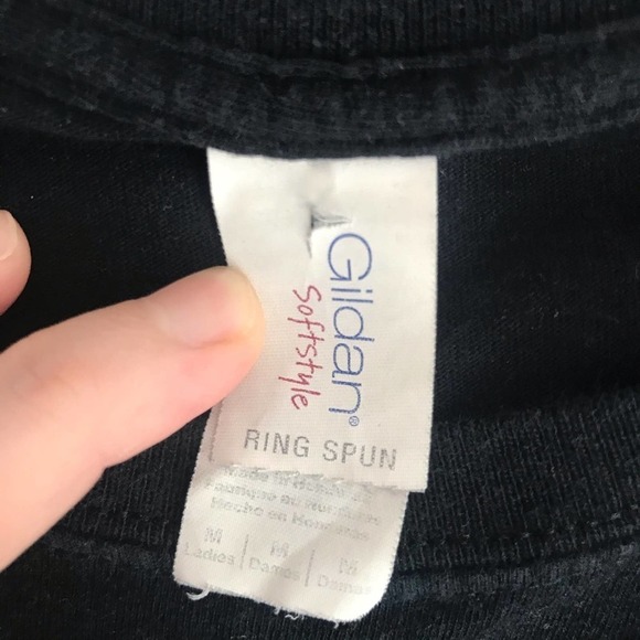 Follow Dreams Arrow Black Pink Graphic Tee - Picture 3 of 6